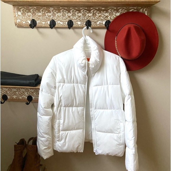 Almost new white puffer jackets S - Picture 3 of 5